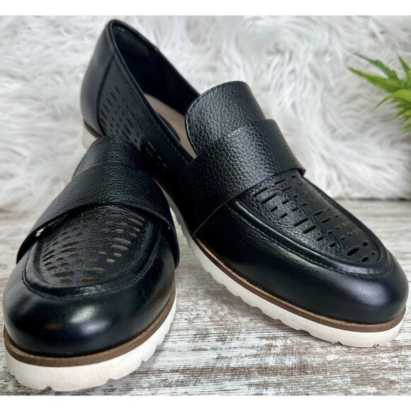 EARTH Loafer Women’s Size 9.5 Black Flat‎ Shoe Masio Leather Perforated Slip On - Picture 2 of 16